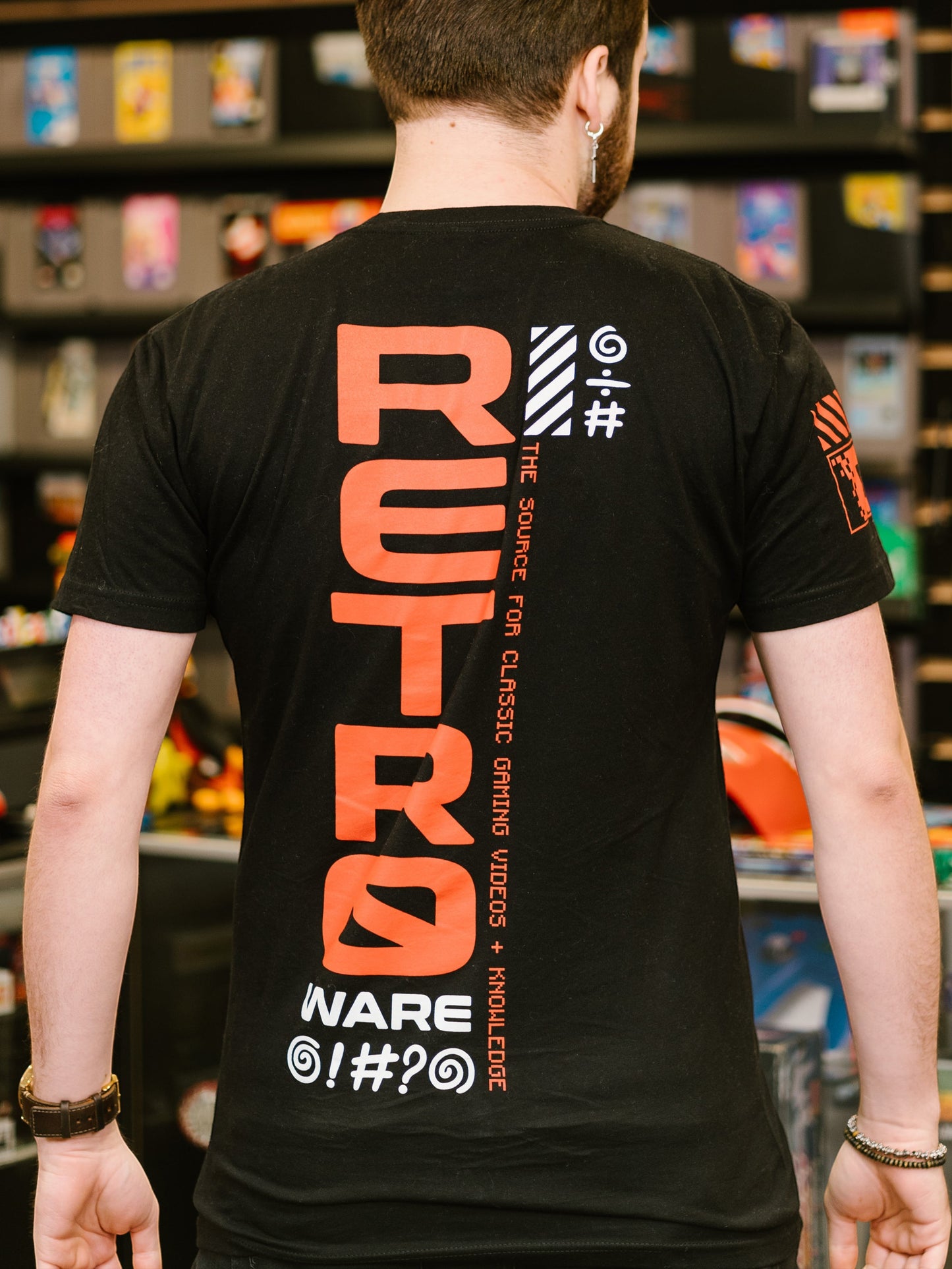 Retroware Cyberpunk Premium T-Shirt
